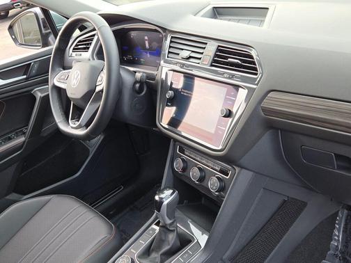 2024 Volkswagen Tiguan 2.0T Wolfsburg Edition