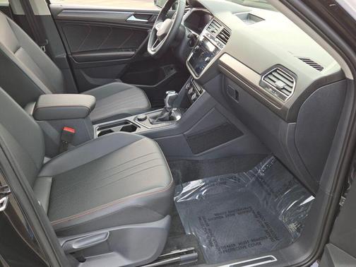 2024 Volkswagen Tiguan 2.0T Wolfsburg Edition