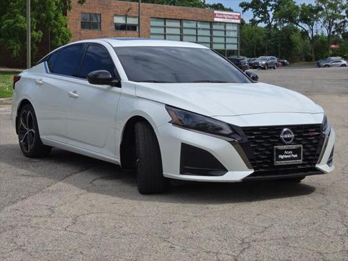 2023 Nissan Altima SR FWD