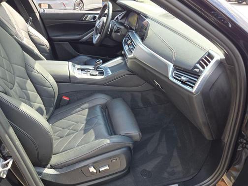 2023 BMW X6 xDrive40i