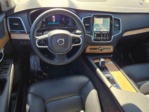 2023 Volvo XC90 Recharge Plug-In Hybrid T8 Core Bright Theme