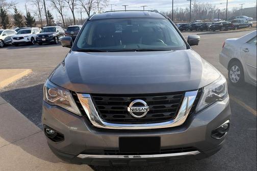 2019 Nissan Pathfinder SL