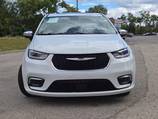 2023 Chrysler Pacifica Hybrid Limited