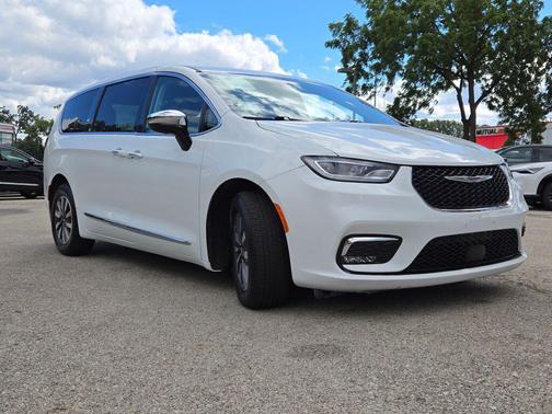2023 Chrysler Pacifica Hybrid Limited