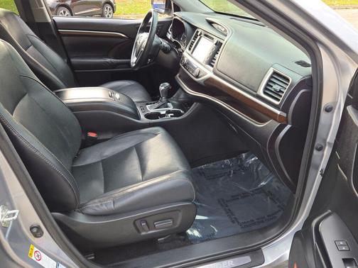 2016 Toyota Highlander Limited Platinum