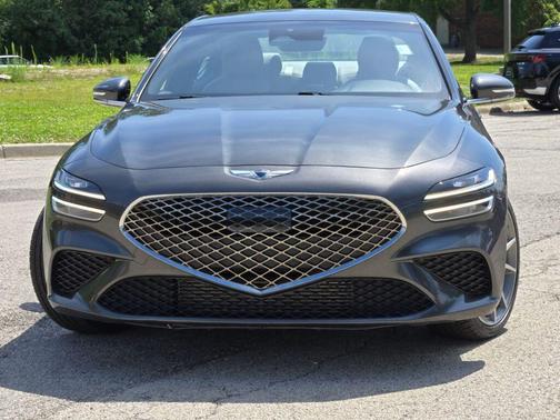 2023 Genesis G70 2.0T RWD