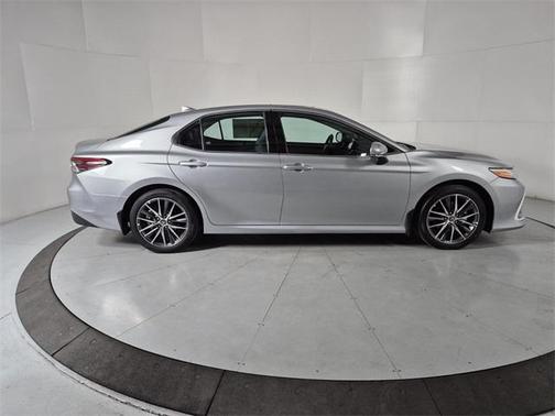 2024 Toyota Camry Hybrid XLE