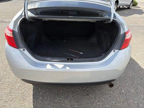 Classic Silver Metallic 2018 Toyota Corolla LE