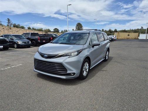 2022 Toyota Sienna XLE