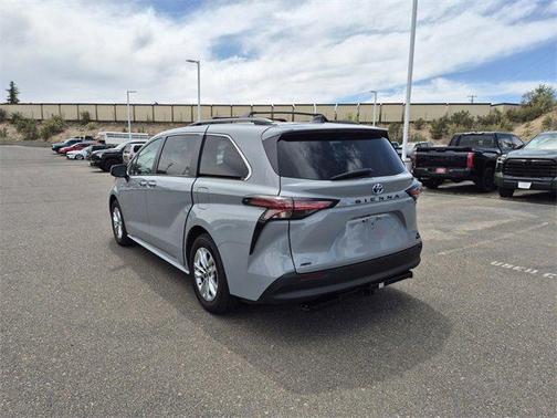 2022 Toyota Sienna XLE