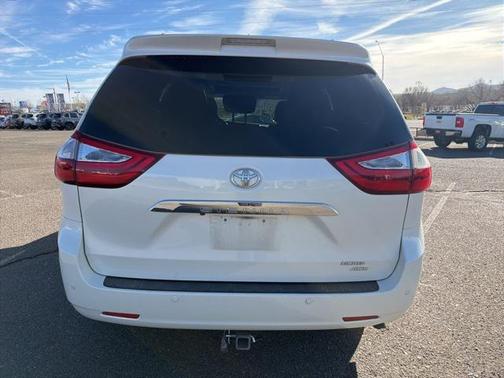 2017 Toyota Sienna Limited Premium