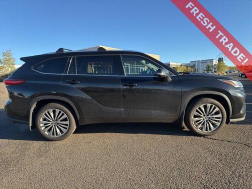 2022 Toyota Highlander Platinum