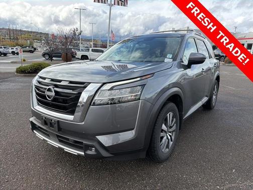 2022 Nissan Pathfinder SL 4WD