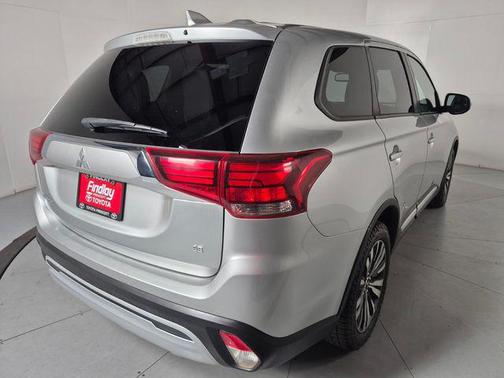 Alloy Silver Metallic 2020 Mitsubishi Outlander SE S-AWC