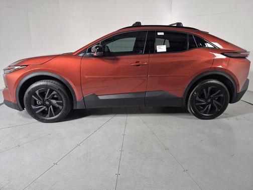 Tandoori 2026 Toyota C-HR SE