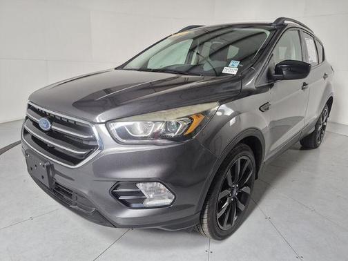 Magnetic 2018 Ford Escape SE