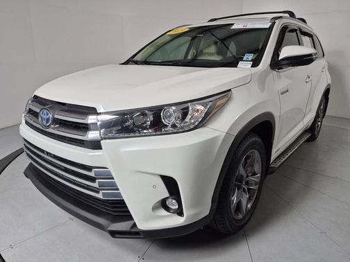 Blizzard Pearl 2019 Toyota Highlander Hybrid Platinum
