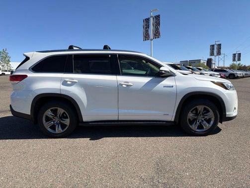 Blizzard Pearl 2019 Toyota Highlander Hybrid Platinum