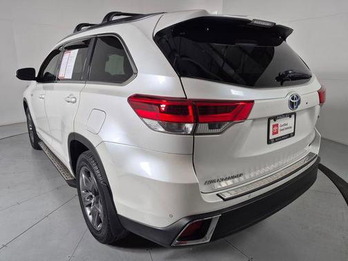 Blizzard Pearl 2019 Toyota Highlander Hybrid Platinum