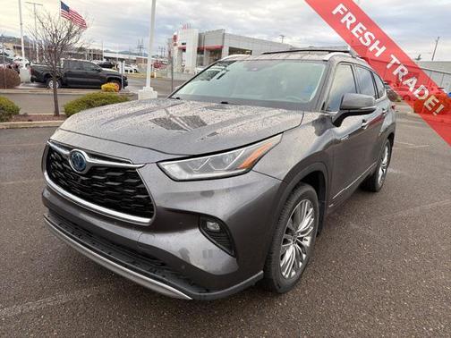 2021 Toyota Highlander Hybrid Platinum