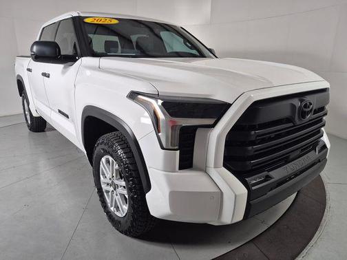 Ice Cap 2025 Toyota Tundra SR5