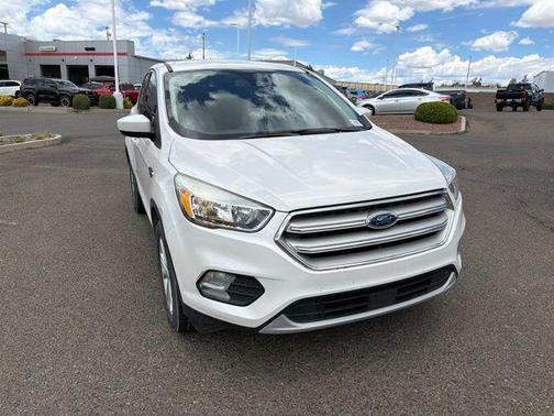 White Platinum Clearcoat Metallic 2019 Ford Escape SE
