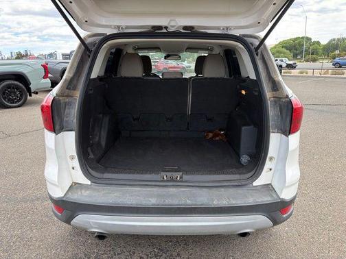 White Platinum Clearcoat Metallic 2019 Ford Escape SE
