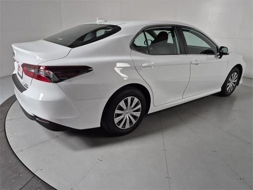 2024 Toyota Camry Hybrid LE