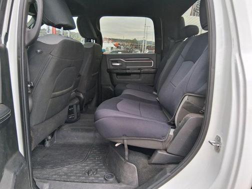 2023 RAM 2500 Big Horn Crew Cab 4x4 6'4' Box