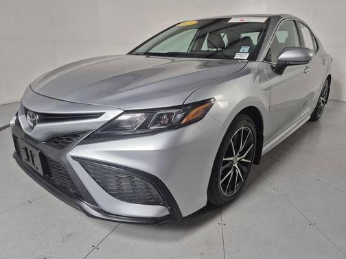 Celestial Silver Metallic 2023 Toyota Camry SE
