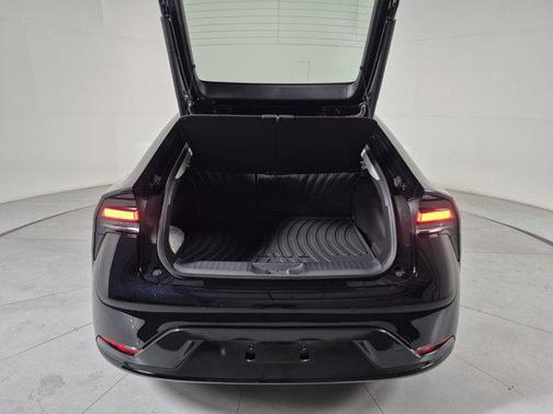 2025 Toyota Prius L