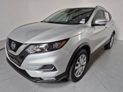 Brilliant Silver Metallic 2022 Nissan Rogue Sport SV