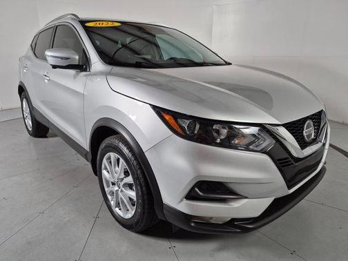 Brilliant Silver Metallic 2022 Nissan Rogue Sport SV