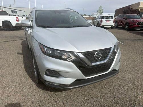 Brilliant Silver Metallic 2022 Nissan Rogue Sport SV