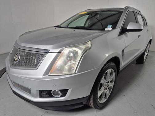 Radiant Silver Metallic 2016 Cadillac SRX Performance Collection