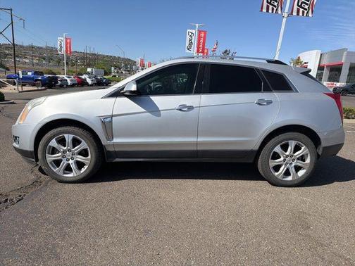 Radiant Silver Metallic 2016 Cadillac SRX Performance Collection
