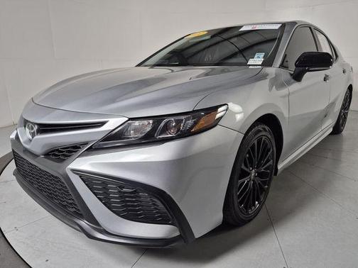 Celestial Silver Metallic 2022 Toyota Camry SE