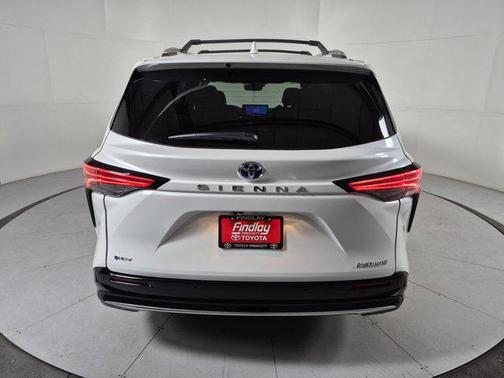 2025 Toyota Sienna Platinum 7 Passenger