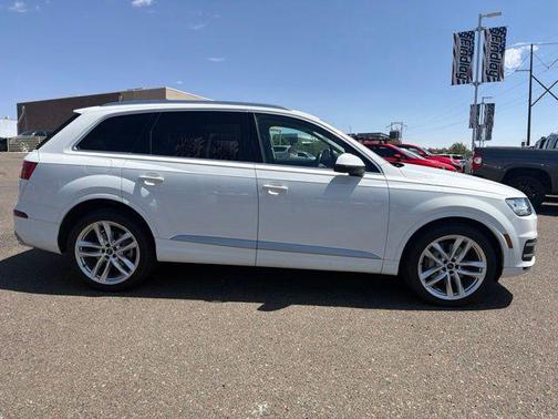 Carrara White 2018 Audi Q7 3.0T Prestige