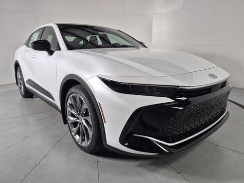 Oxygen White 2026 Toyota Crown Limited