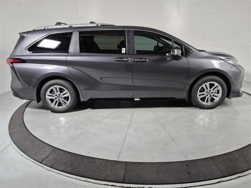 2025 Toyota Sienna Limited 7-Passenger