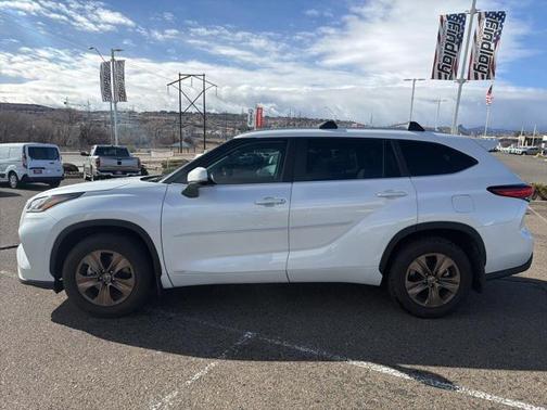 2023 Toyota Highlander Hybrid XLE