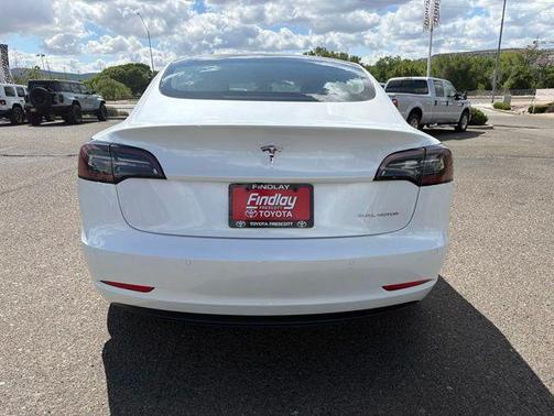 Pearl White Multi-Coat 2022 Tesla Model 3 Long Range