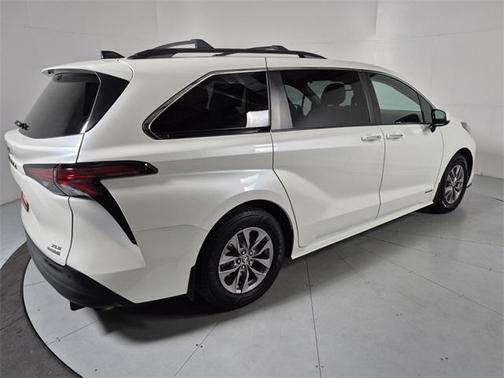 2021 Toyota Sienna XLE 7 Passenger