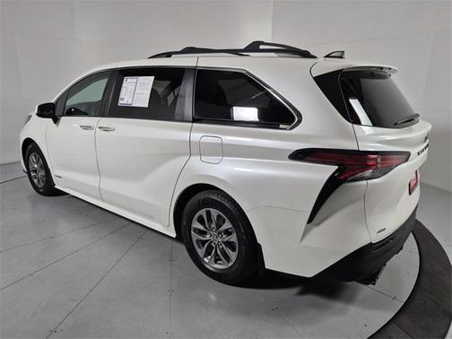 2021 Toyota Sienna XLE 7 Passenger