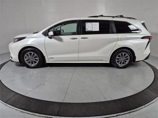 2021 Toyota Sienna XLE 7 Passenger