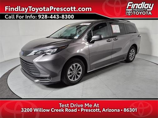 2024 Toyota Sienna LE