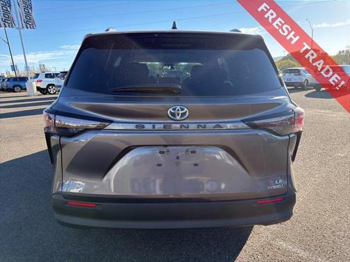 2024 Toyota Sienna LE