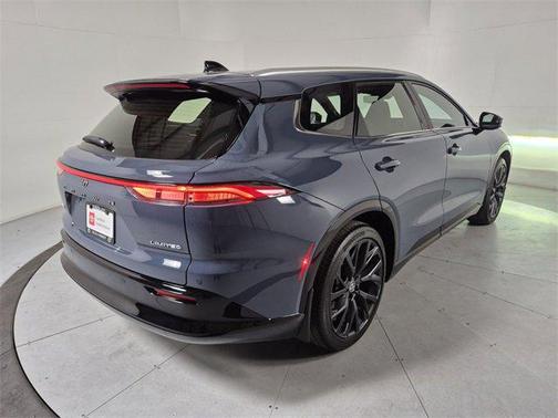 2025 Toyota Crown Signia Limited