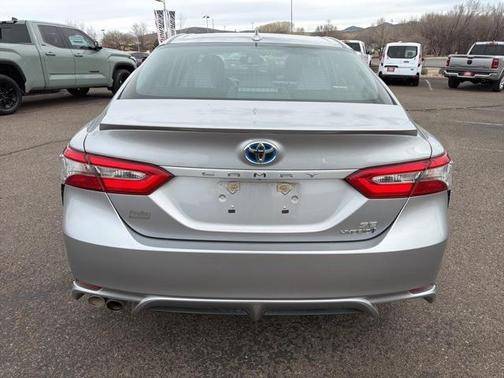 2019 Toyota Camry Hybrid SE